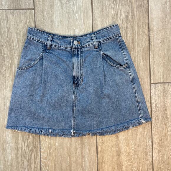 We The Free Free People Denim Mini Skirt Women’s 28 Blue Frayed Hem 100% Cotton - Picture 1 of 8
